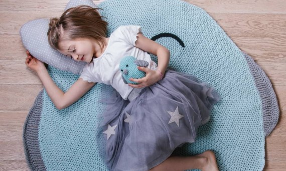 Dywanik do pokoju dziecięcego – o czym pamiętać przy zakupie?