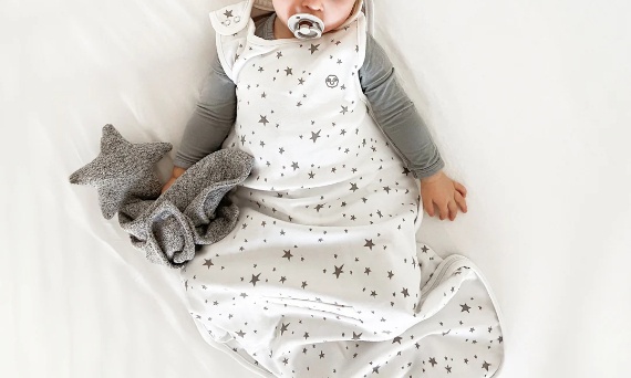 Śpiworek z nogawkami czy tradycyjny? Porównanie dla świadomych rodziców